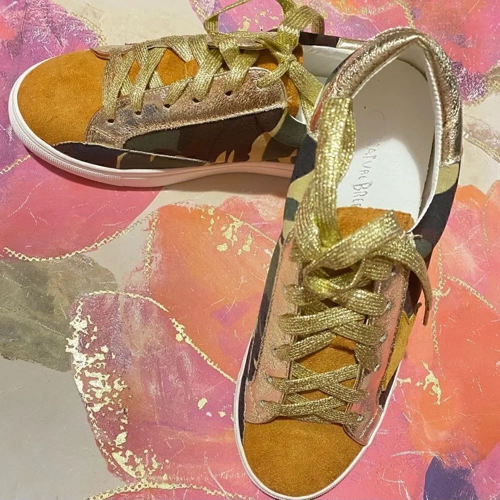 🛍️ unisex Dale Multy Camouflage fashion Sneaker Size: 71/2